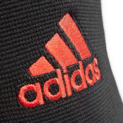 наколенка с марка Adidas
