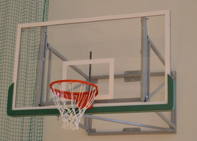 Баскетболно табло 105х180 см, акрилно стъкло-основна